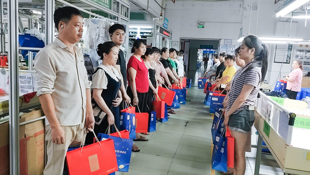 明月照千里，福利暖人心。東莞京福、京緯、京翼服裝有限公司發(fā)中秋節(jié)福利啦!(圖27)